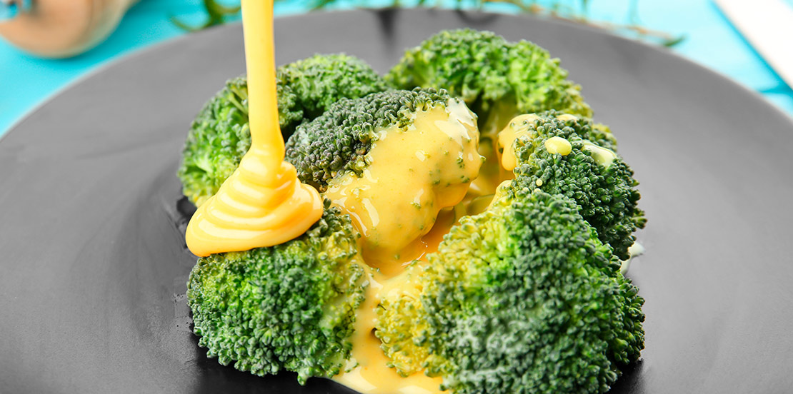 Brócoli con salsa de queso